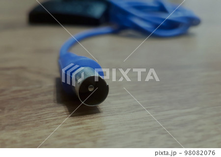 plug with blue wire on the floor plug with blue wire on the floor 98082076