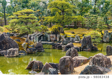 古都京都　世界遺産　元離宮二条城　二の丸庭園 98083438