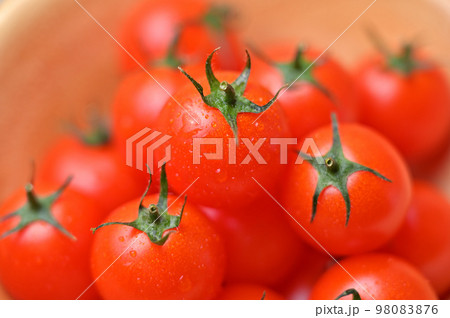 ミニトマト、プチトマト、トマトのイメージ。 98083876