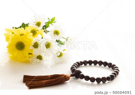 数珠と菊 98084091