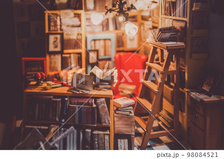 ミニチュア・ジオラマの世界 98084521