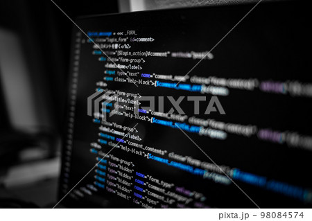 プログラムが映るパソコンの画面 プログラムが映るパソコンの画面 98084574