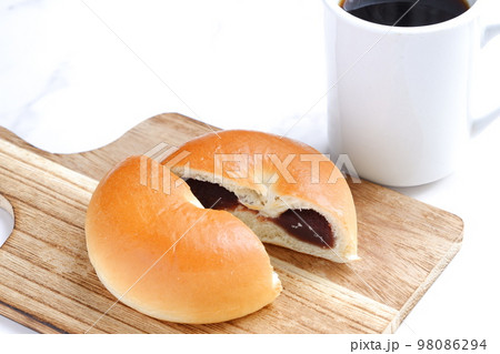 あんぱんとコーヒーの軽食 あんぱんとコーヒーの軽食 98086294