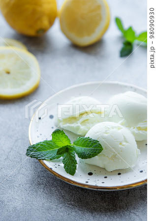 Homemade citrus lemon ice cream with mint Homemade citrus lemon ice cream with mint 98090930