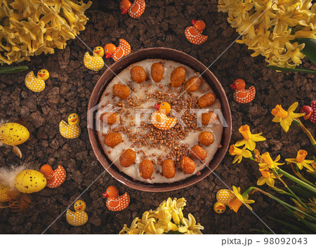 Homemade carrot cake 98092043