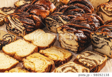 Different type of babka 98092138