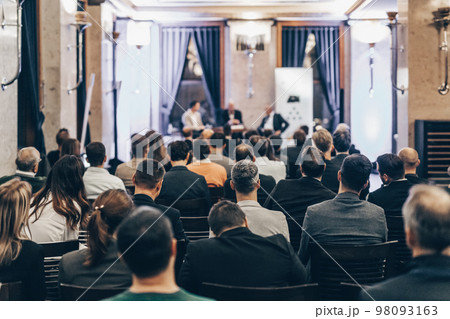 Round table discussion at business convention and Presentation. Audience at the conference hall. Business and entrepreneurship symposium. Round table discussion at business convention and Presentation. Audience at the conference hall. Business and entrepreneurship symposium. 98093163