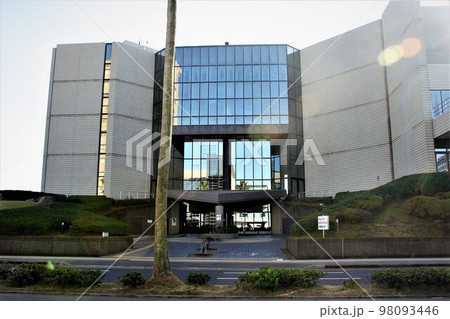 鹿児島市民文化ホール正面入り口(川商ホール) 鹿児島市民文化ホール正面入り口(川商ホール) 98093446