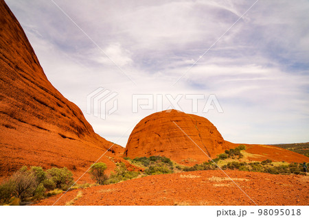 マウントオルガ(カタ・ジュタ)の散策路から マウントオルガ(カタ・ジュタ)の散策路から 98095018