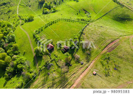 Aerial view of countryside houses 98095383