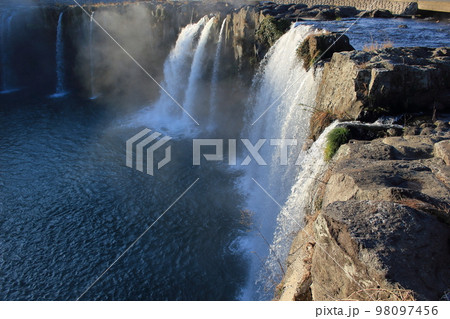 原尻の滝～平野に現れる名瀑 98097456