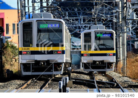 追いかけっこ!?並走!? 日比谷線を勇退し新天地で活躍する…20400系 98101540