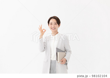 女性　白バック 98102104