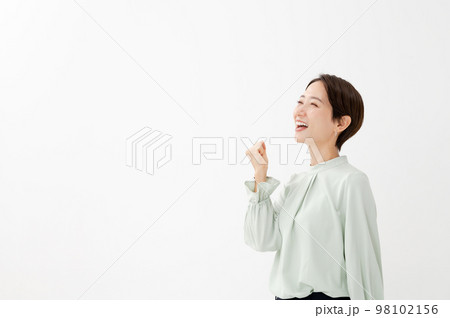 ビジネス　女性 98102156