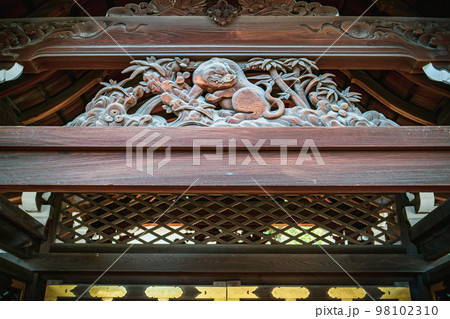 大阪府高槻市の永井神社の唐門の彫刻 大阪府高槻市の永井神社の唐門の彫刻 98102310