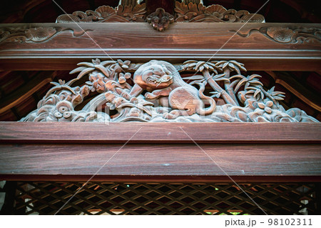 大阪府高槻市の永井神社の唐門の彫刻 98102311