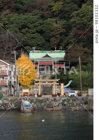 【神奈川県】浦賀湾から望む東叶神社 98102332