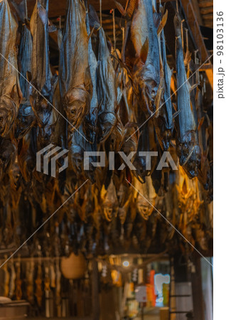 鮭の街 村上 鮭の街 村上 98103136