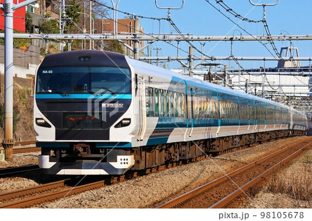 【JR東日本】東海道本線 E257系「踊り子」（新子安駅） 98105678