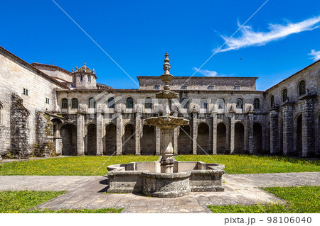 Courtyard of the monastery of Oseira at Ourense, Galicia, Spain. Monasterio de Santa Maria la Real de Oseira Courtyard of the monastery of Oseira at Ourense, Galicia, Spain. Monasterio de Santa Maria la Real de Oseira 98106040