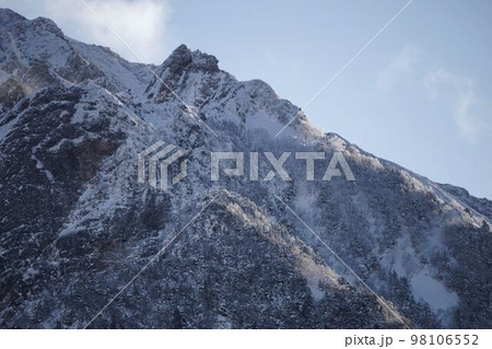 厳寒期の登山 厳寒期の登山 98106552