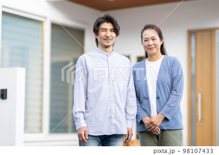夫婦のポートレート 98107433