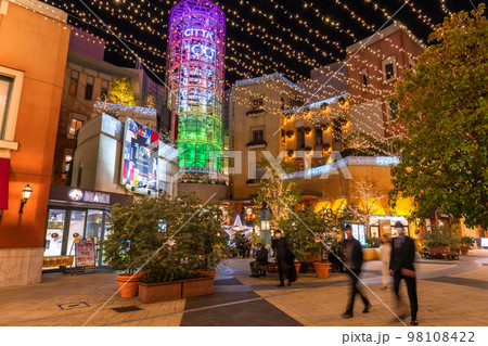 《神奈川県》川崎駅前夜の繁華街・ラチッタデッラ 《神奈川県》川崎駅前夜の繁華街・ラチッタデッラ 98108422