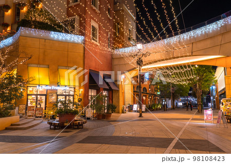 《神奈川県》川崎駅前夜の繁華街・ラチッタデッラ 98108423