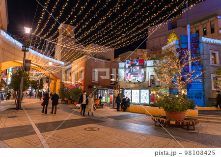 《神奈川県》川崎駅前夜の繁華街・ラチッタデッラ 《神奈川県》川崎駅前夜の繁華街・ラチッタデッラ 98108425