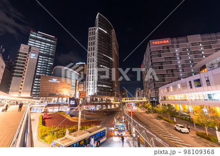 《神奈川県》川崎駅西口・夜の都市風景 《神奈川県》川崎駅西口・夜の都市風景 98109368