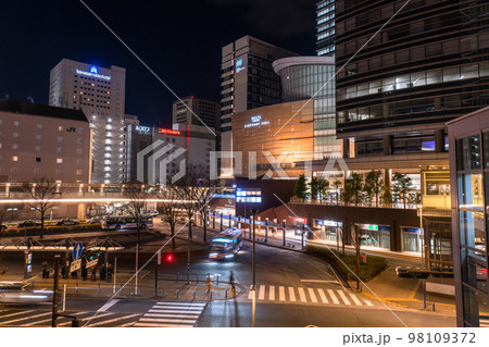 《神奈川県》川崎駅西口・夜の都市風景 98109372