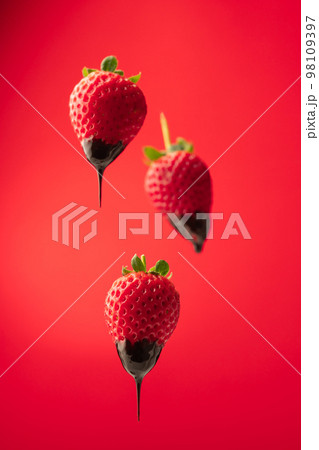 いちご 98109397