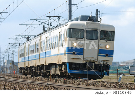 北陸本線　加賀笠間ー美川　JR西日本　413系　B11編成（金沢） 98110349