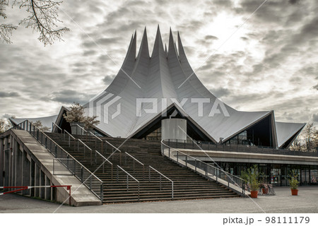 Tempodrom building in Berlin, Germany 98111179