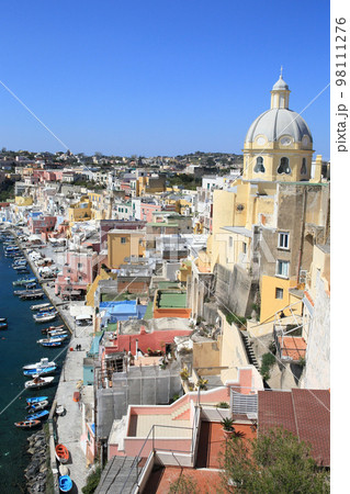 Procida island landscape on a sunny day, Italy  98111276
