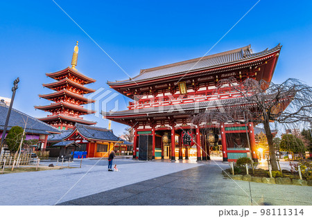 浅草寺	宝蔵門と五重塔　朝景 98111314