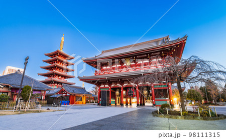 浅草寺 宝蔵門と五重塔 朝景 浅草寺 宝蔵門と五重塔 朝景 98111315