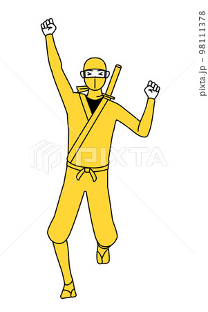 笑顔でジャンプする忍者のコスプレをした男性 笑顔でジャンプする忍者のコスプレをした男性 98111378