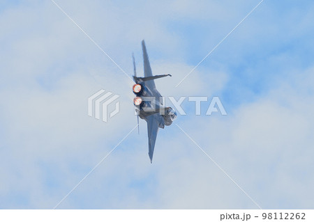 アメリカ空軍F-15Cイーグル急旋回 アメリカ空軍F-15Cイーグル急旋回 98112262