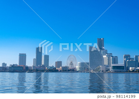横浜ウォーターフロントの都市風景 98114199