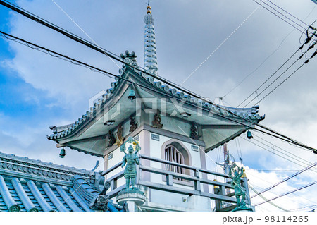 大阪府高槻市の本行寺の法華経守護神の塔 98114265