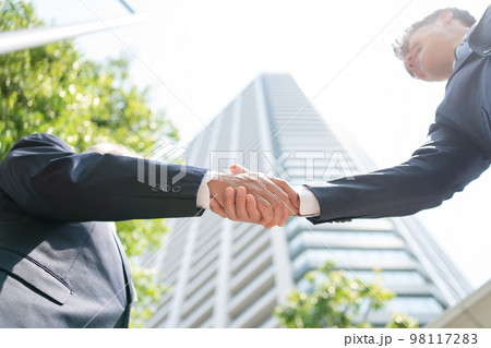 握手　ビジネス 98117283