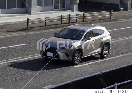 SUV 多用途車 道路走行 SUV 多用途車 道路走行 98118015