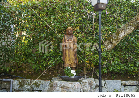 石畳の町　坂本　瑞応院　伝教大師（滋賀県大津市坂本） 98118665