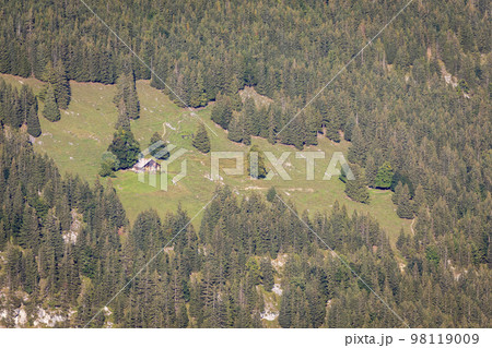 lonely farm above Lauterbrunnen idyllic valley, Bernese oberland, Swiss Alps 98119009