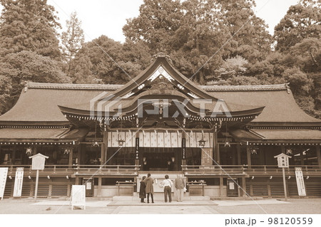 奈良　大神神社 98120559