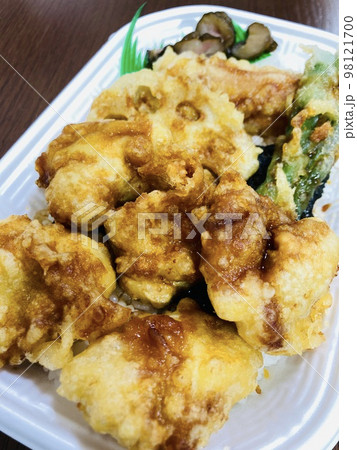 サラリーマンの昼食 サラリーマンの昼食 98121700
