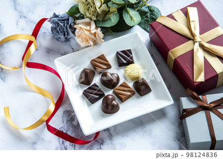 チョコレート　バレンタインイメージ 98124836