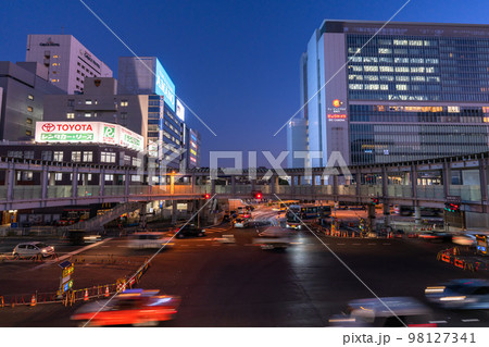 《神奈川県》新横浜駅前・都市夜景 98127341