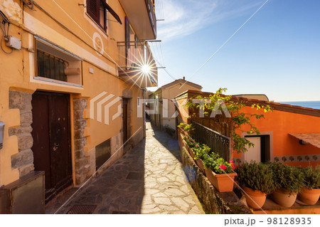 Alleyway in touristic town, Manarola, Italy. Cinque Terre 98128935